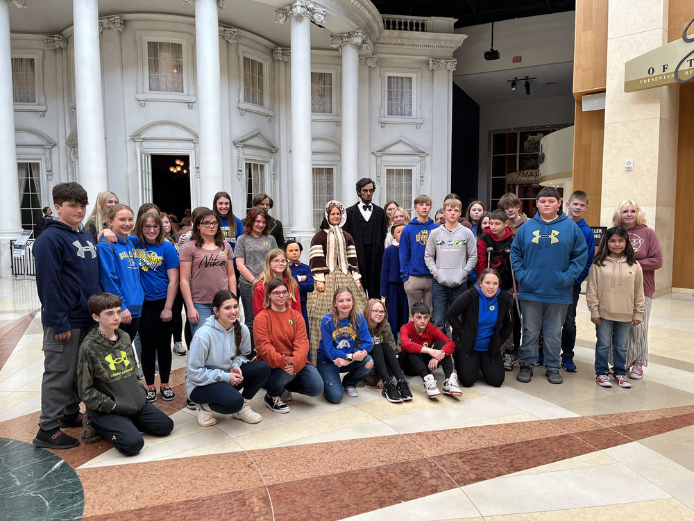 8th Graders at the Lincoln Museum. 